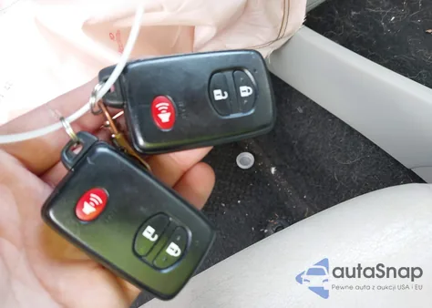 2015 Toyota Prius Two z USA, uszkodzony, nr VIN JTDKN3DU9F1960588